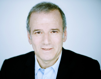 Philippe Lentschener : "La data définit des lignes, mais les dirigeants ne savent pas encore comment lire entre ces lignes" sur le JDE Philippe Lentschener : "La data définit des lignes, mais les dirigeants ne savent pas encore comment lire entre ces lignes" sur le JDE