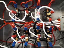 "Urbanisme : un raccordement au réseau d’électricité sans terme précis peut être regardé comme définitif au sens de l’article L.111-12 du Code de l’urbanisme" par Frédéric Rose-Dulcina