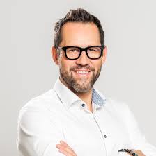 "Regard d’un jeune éditeur de logiciel de veille sur la technologie et l’IA" par Bertrand Coty
