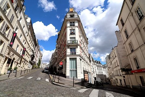 "COVID-19 : Les mesures restrictives de liberté juridiquement validées, mais socialement inacceptées ?" par Frédéric Rose-Dulcina 